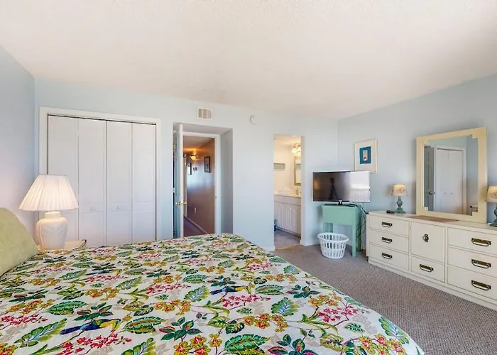 Lovely Oceanfront With Free Wifi Balcony Ocean Views Ac & Deck Holiday home