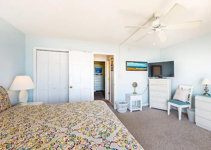 Lovely Oceanfront With Free Wifi Balcony Ocean Views Ac & Deck Holiday home