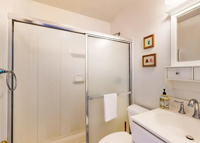 Lovely Oceanfront With Free Wifi Balcony Ocean Views Ac & Deck Holiday home