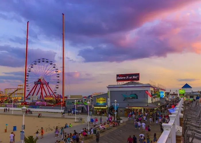 Lovely Oceanfront With Free Wifi Balcony Ocean Views Ac & Deck Holiday home Ocean City