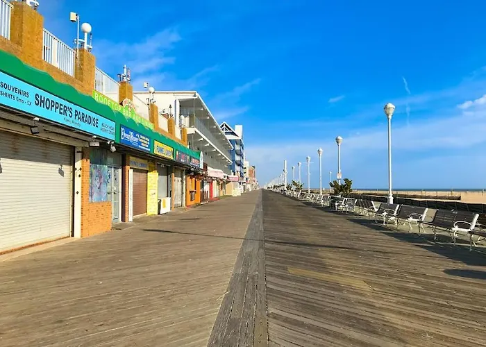 Lovely Oceanfront With Free Wifi Balcony Ocean Views Ac & Deck *